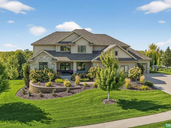 4918 S 235th St, Elkhorn, NE 68022