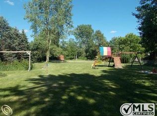 575 Crediton St, Lake Orion, MI 48362