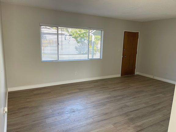 3rd image of 1534 Zara St