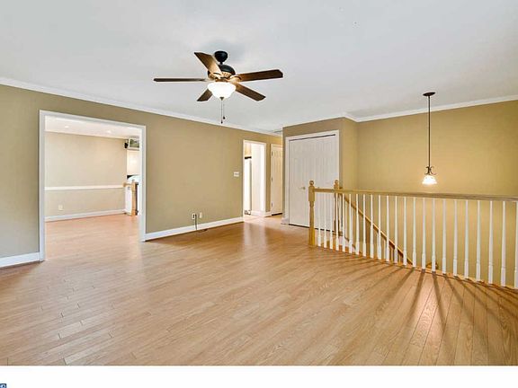 4th image of 46 Lyric Dr
