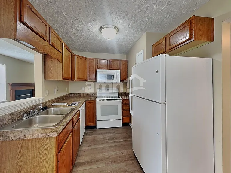6763 Wimbledon Dr — Photo 3