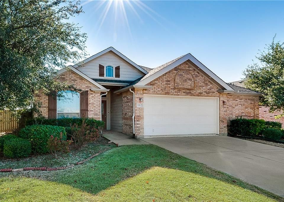 1st image of 102 Horseshoe Dr