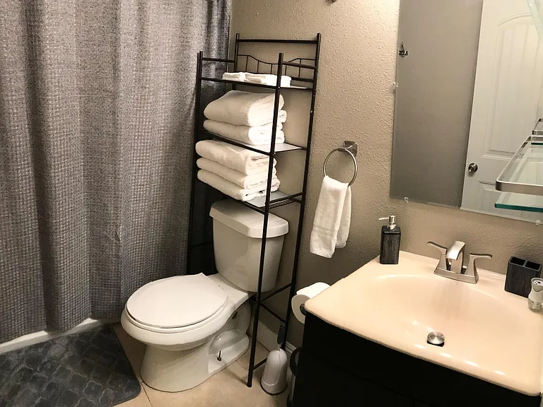 6380 Yucca Ave — Photo 17
