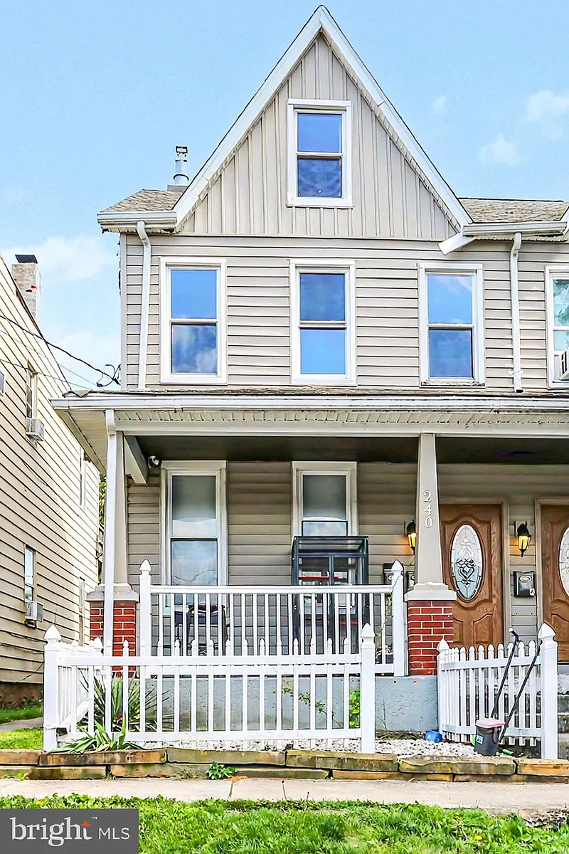Building Photo - 240 Bosler Ave #B