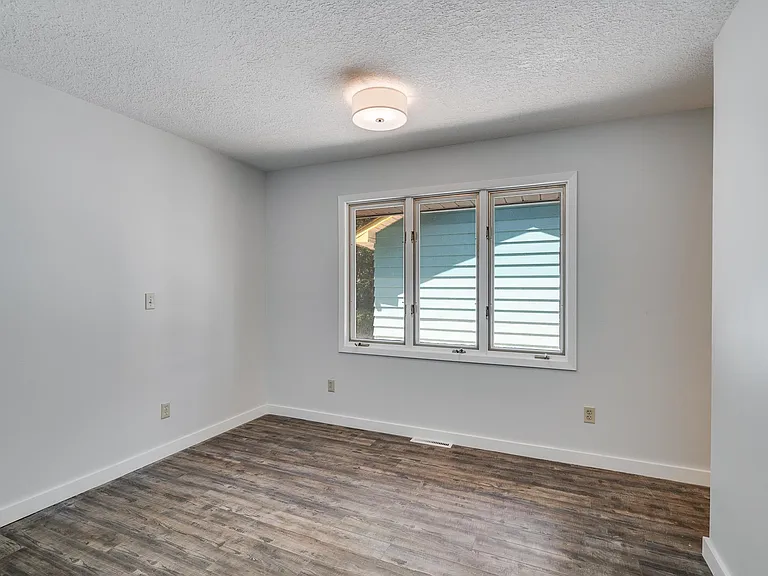 2422 Howard St NE #1 — Photo 17