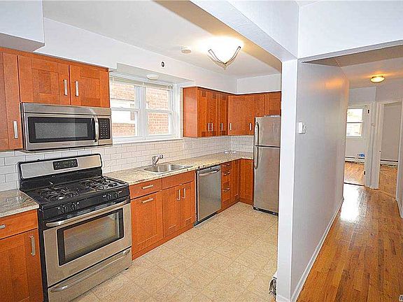 4th image of 391 Willis Ave Floor 2