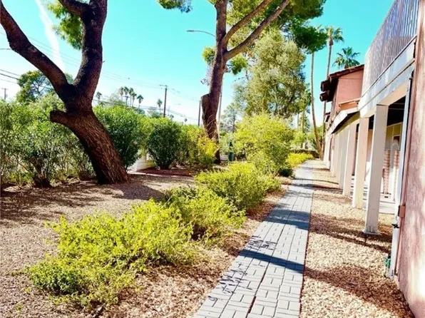 2202 E Desert Inn Rd, Las Vegas, NV 89169