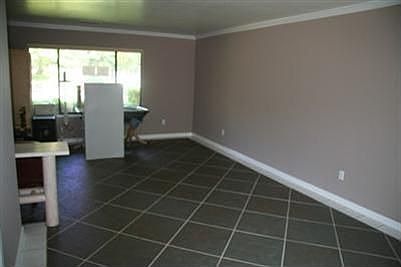 3rd image of 9831 Treetop Dr