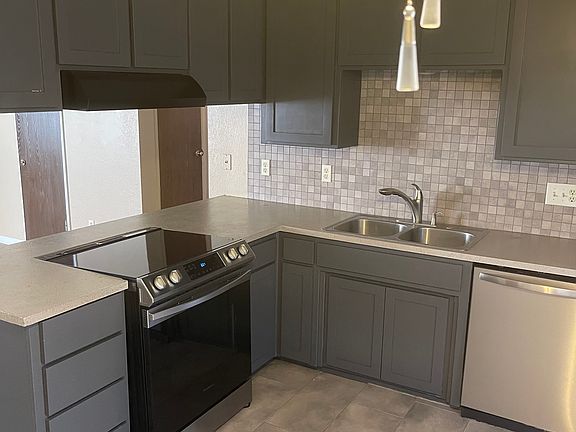 4th image of 3927 Juniper Dr #3927