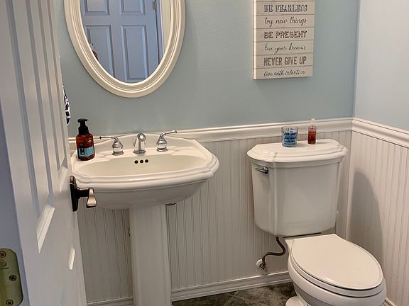 2nd image of 25989 Rolling Hills Pl NE