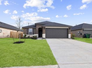 11 Robin Ct, Angleton, TX 77515
