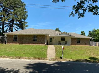 500 W Sunnyside Dr, Overton, TX 75684