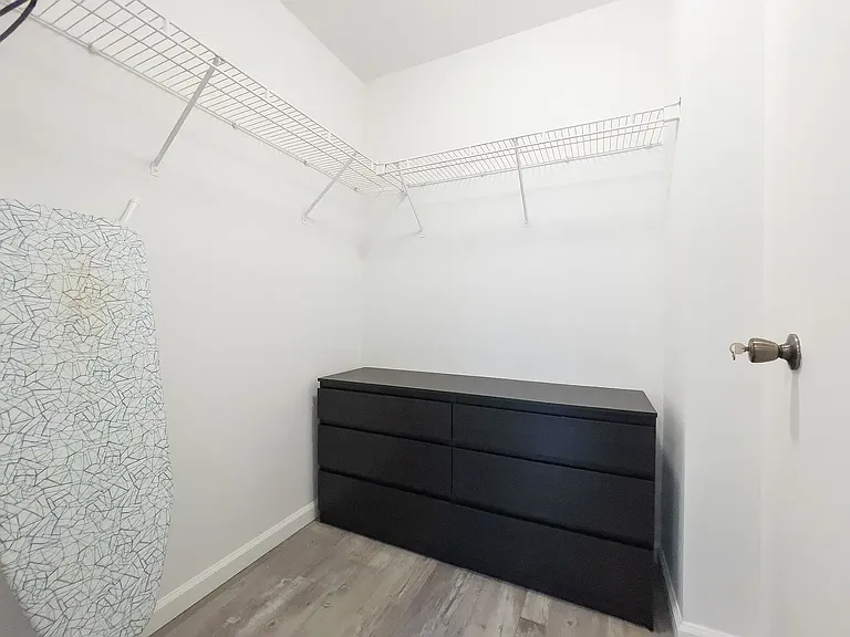 614 10th Ave #5E — Photo 9