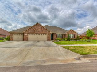 2216 Ping Dr, Weatherford, OK 73096