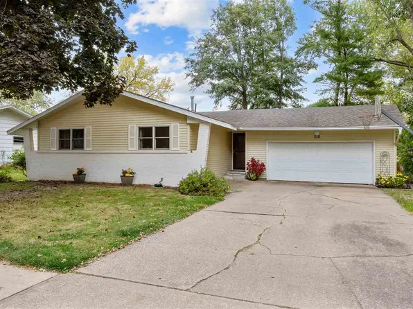 218 Shrader Rd, Iowa City, IA 52245