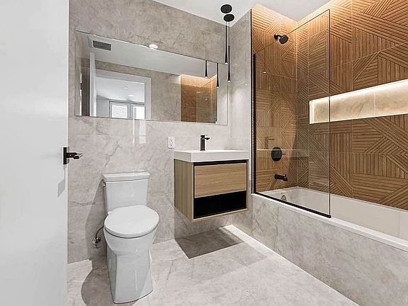 5th image of 807 Washington Ave #11