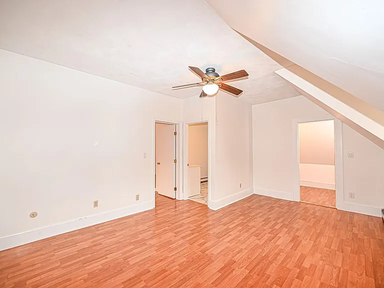 55B Bay St — Photo 11