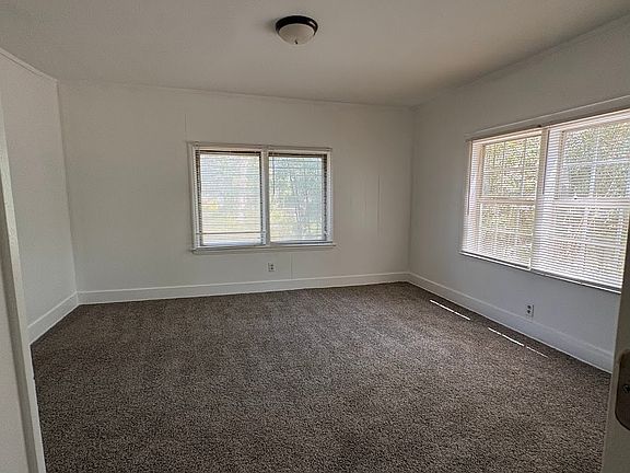 4th image of 5005 W 31st St