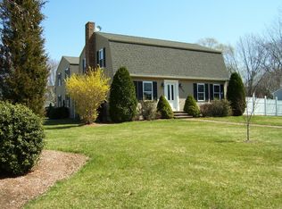 156 Meadowlark Dr, Seekonk, MA 02771