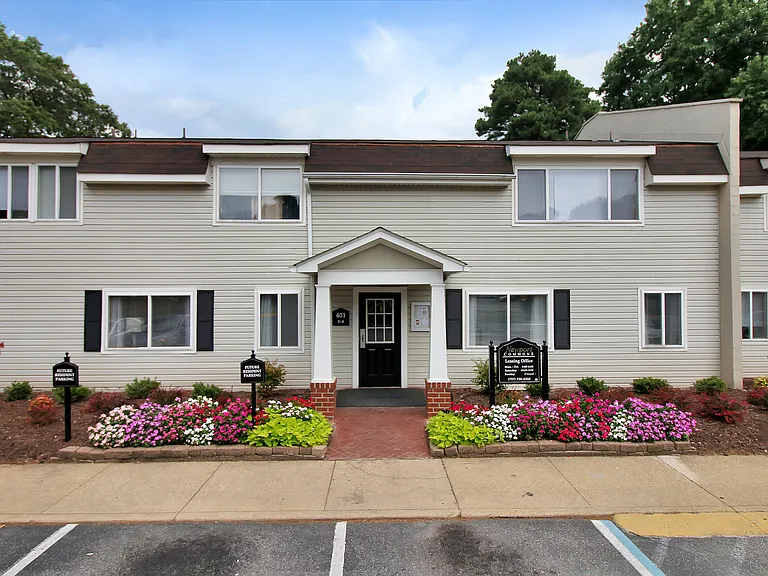 401 Turlington Rd — Photo 1