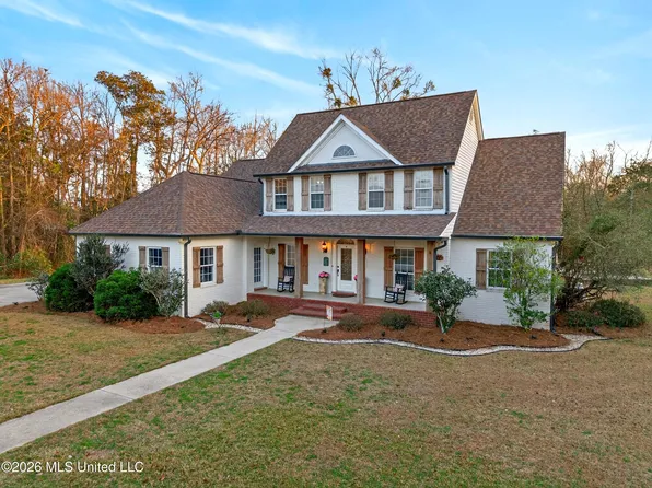 75 N Hill Dr W, Carriere, MS 39426