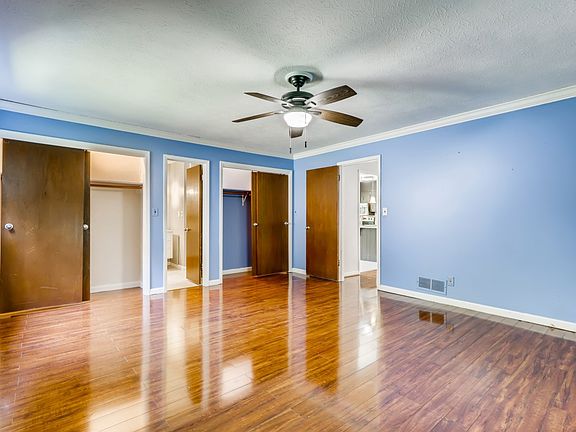 4th image of 2639 Westminister Ln NW