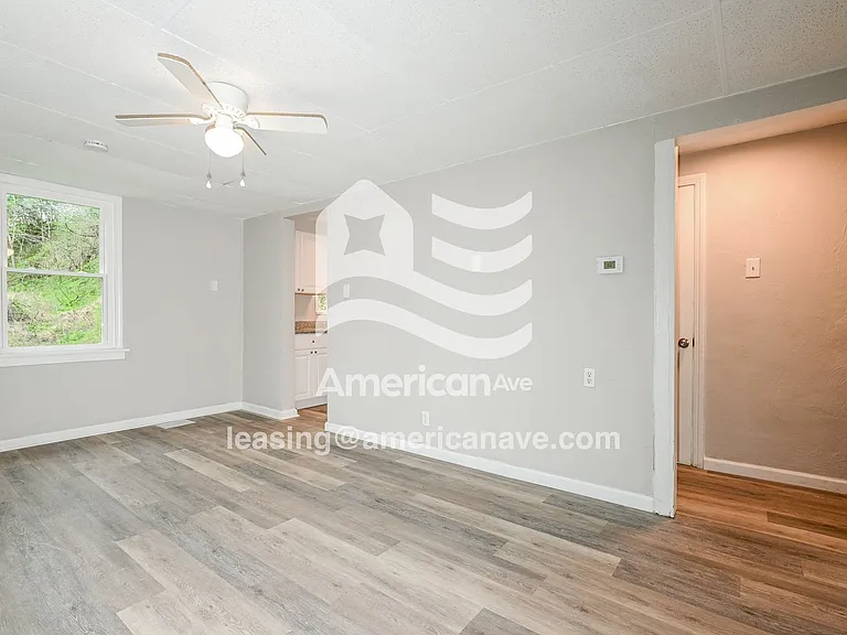 1418417_003_living_room_13699547.jpg