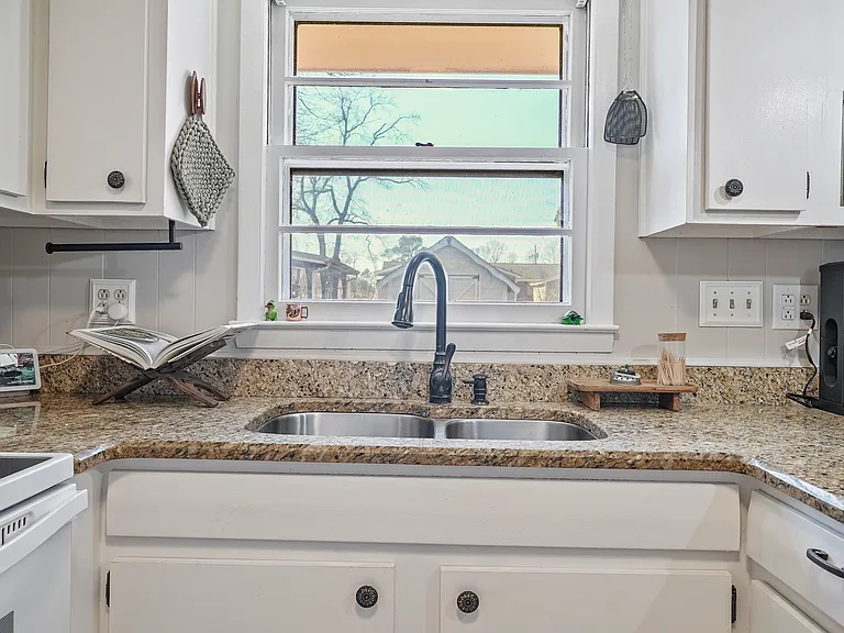 3310 Cornell Dr — Photo 13