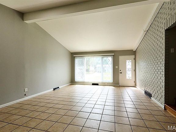 5th image of 13 Sunridge Ln