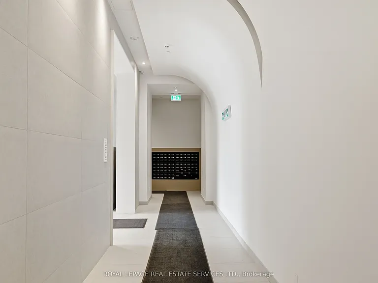 2075 Lakeshore Rd #711 — Photo 36