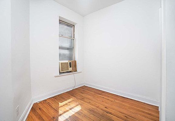 4th image of 407 W 146th St #10
