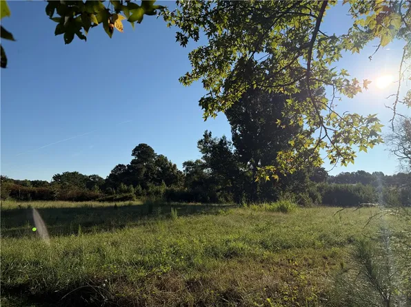120 Maxcy Dr, Belton, SC 29627