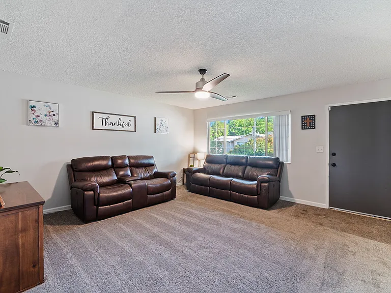 2384 Saturn Skyway — Photo 11