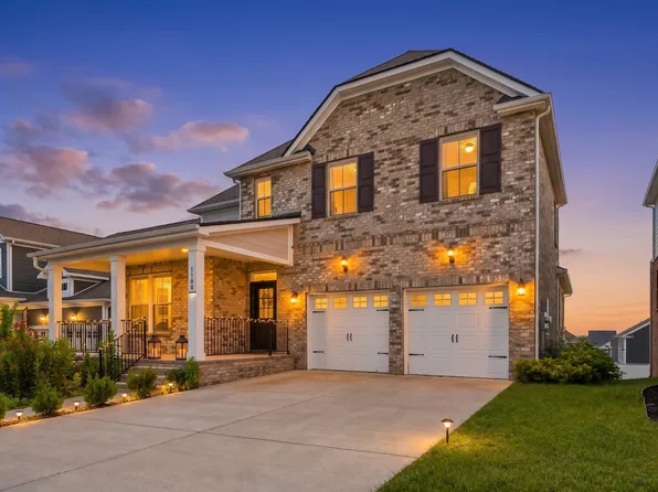 1100 Pebble Run Rd, Hendersonville, TN 37075