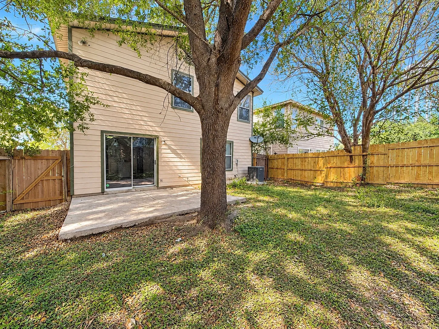 3 bed, 2.5 bath, 1605 sqft, $1,600 — Photo 4