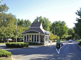 3 Lexington Ct, Red Bank, NJ 07701