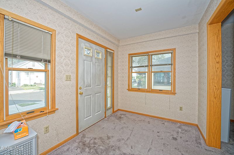 4th image of 24 Glendale Avenue