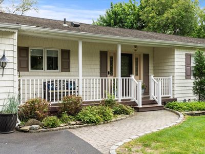 24 Akron Place, Shoreham, NY, 11786