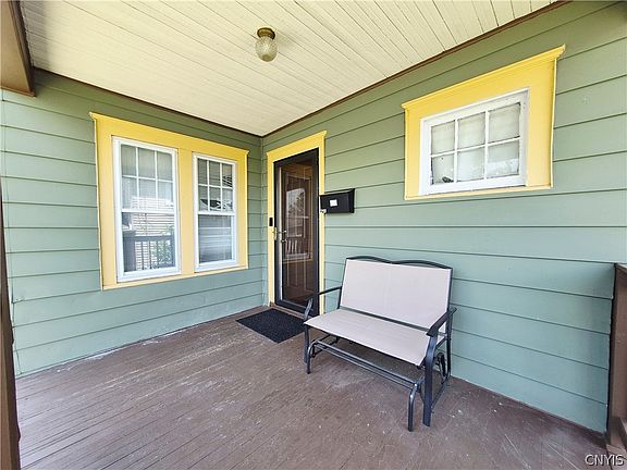 5th image of 251 Ashdale Ave