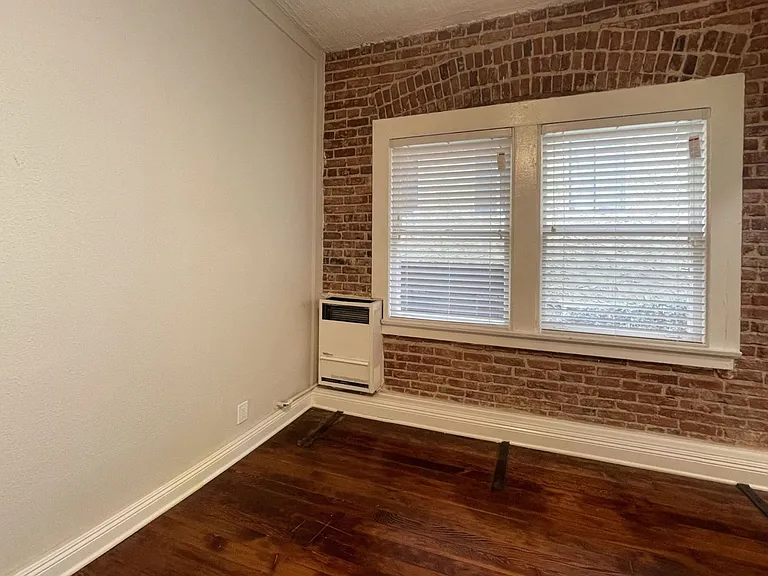 Leeward Apartments — Photo 3