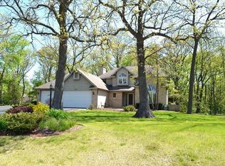 6916 E Applewood Ln, Spring Grove, IL 60081