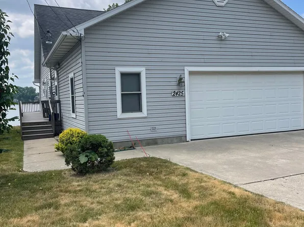 2425 Margaret Dr, Fenton, MI 48430