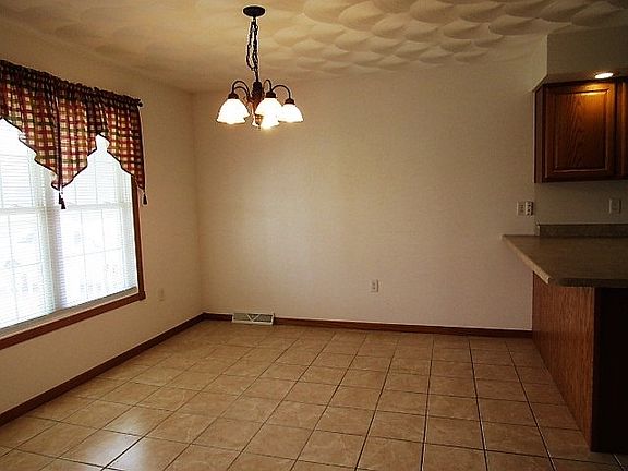 5th image of 846 Breckenridge Dr