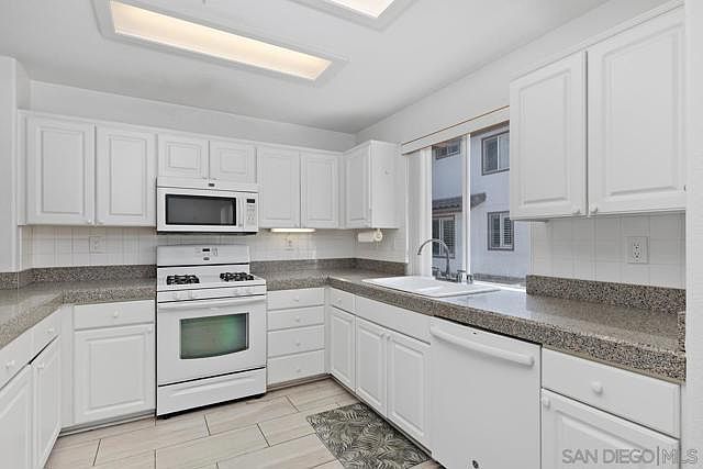 1st image of 10118 Wateridge Cir #10118