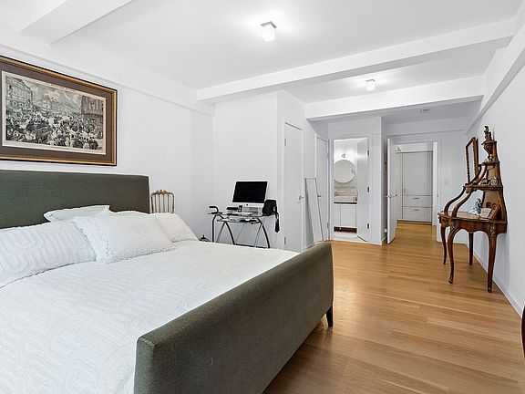 5th image of 45 W 54th St #2E