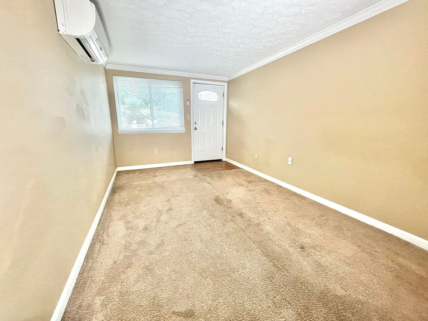 1000 State - (32260) — Photo 2