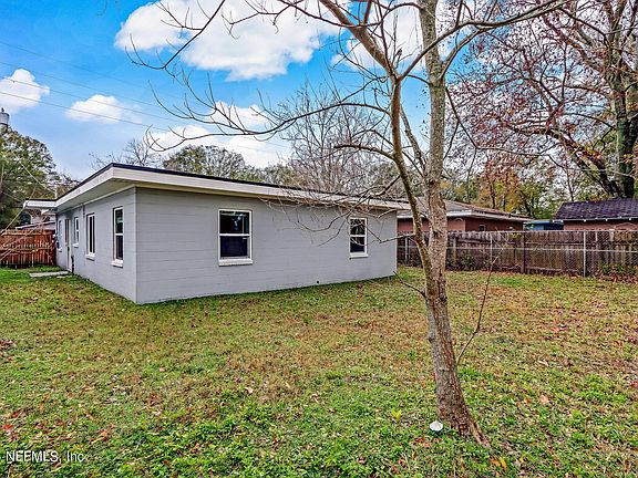 4th image of 3549 DIGNAN Street