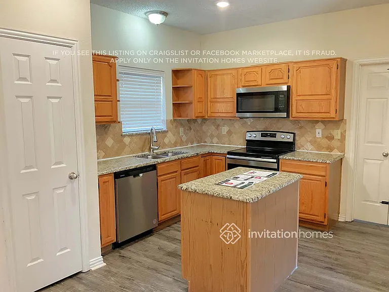 3302 Hunter Cove Dr — Photo 5