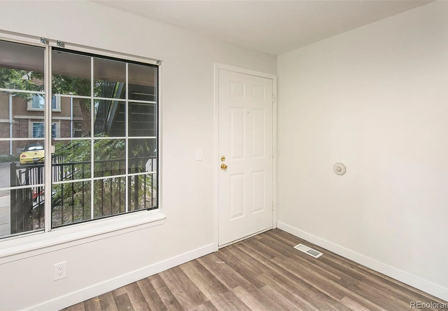 71 S Sable Blvd — Photo 4