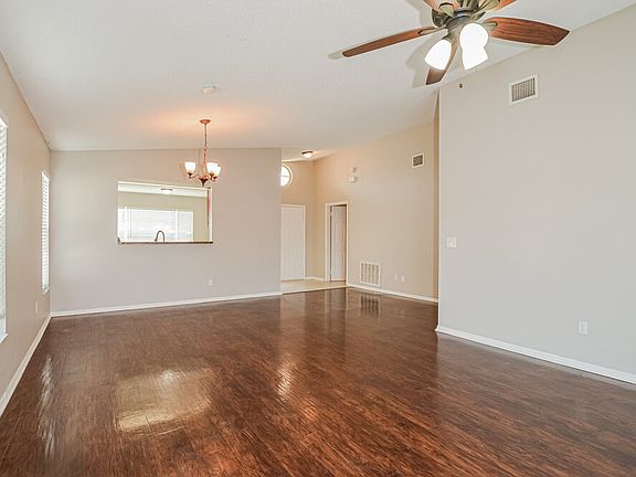 4th image of 105 Rock Springs Ct